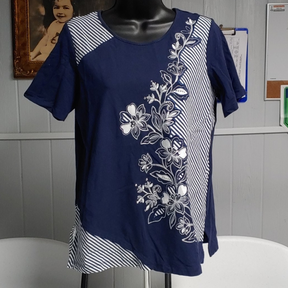 Alfred Dunner Blue and White Short Sleeve Shirt